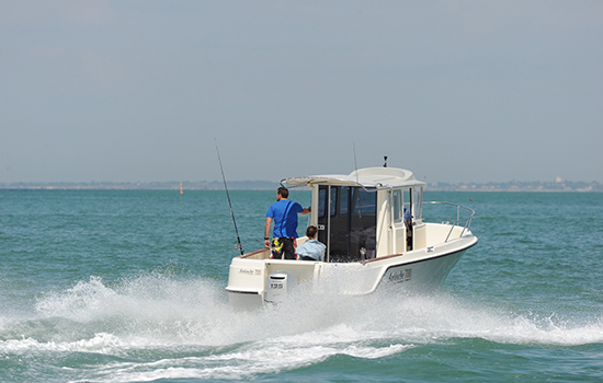 location-bateau-planete-hors-bord-erquy